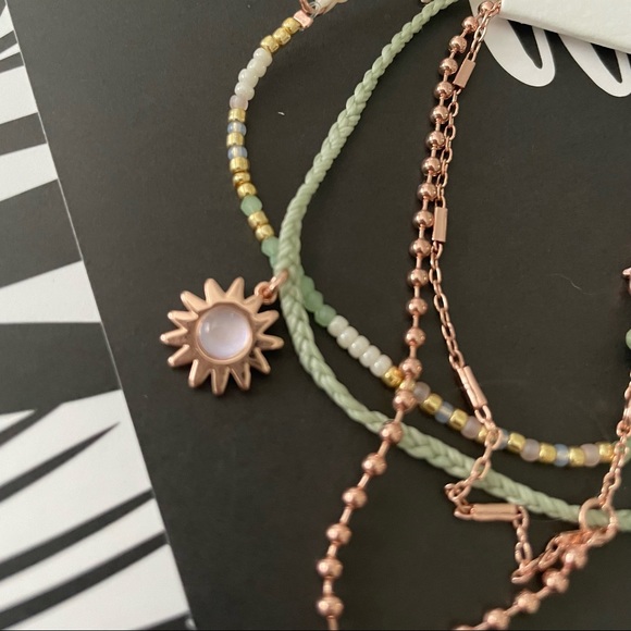 [pura vida] Soliel Stack • August 2022 Monthly Bracelet Club Pack - Picture 7 of 7